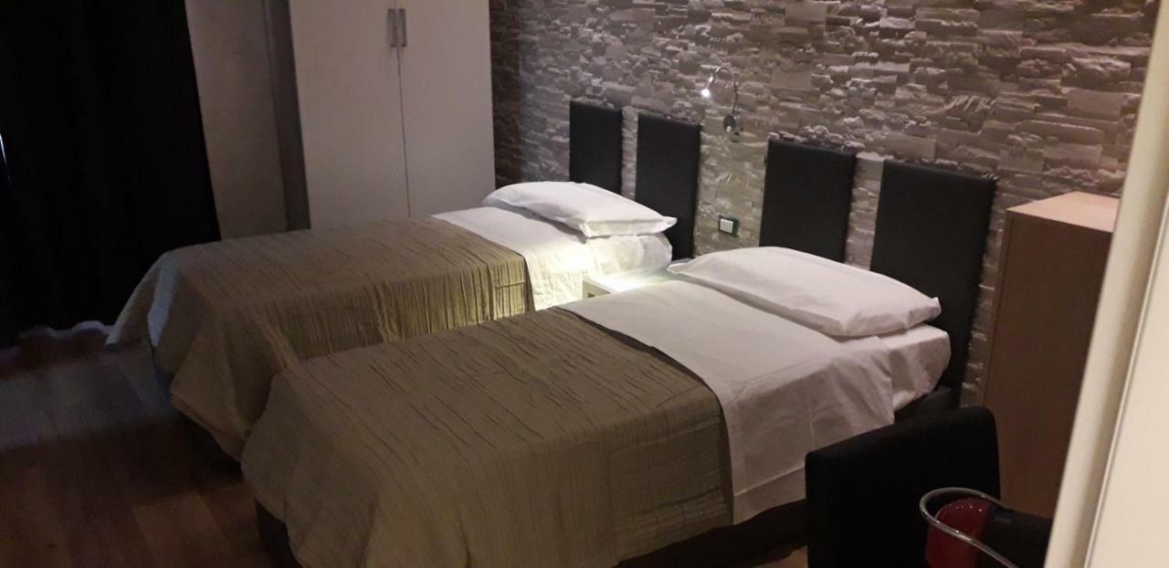 フォッジア A 2 Passi Da Bed & Breakfast エクステリア 写真